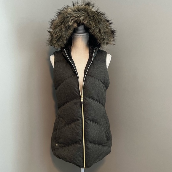 MK reversible vest. - Picture 2 of 15